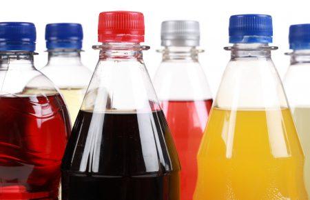 ВООЗ хоче оподаткувати газовані напої через загрозу масового ожиріння