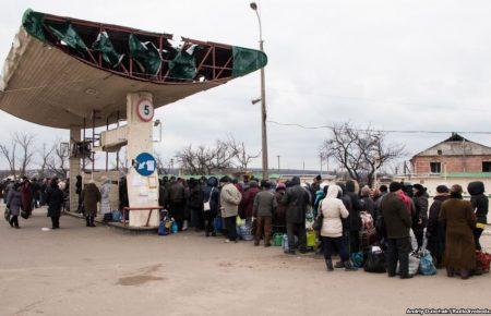 В черзі на КПВВ "Станиця Луганська" помер чоловік — Держприкордонслужба