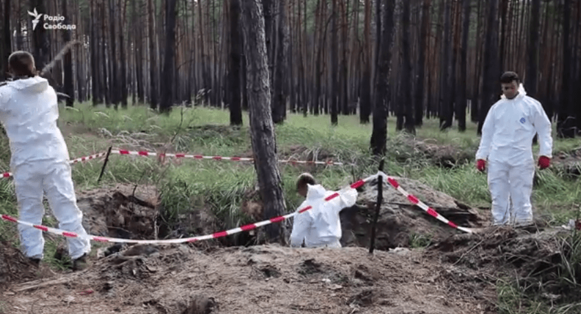 На Донеччині, на колишніх позиціях бойовиків, виявили останки людини - відео