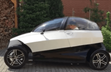 У Чехії надрукували бюджетний екомобіль на 3D принтері —  відео