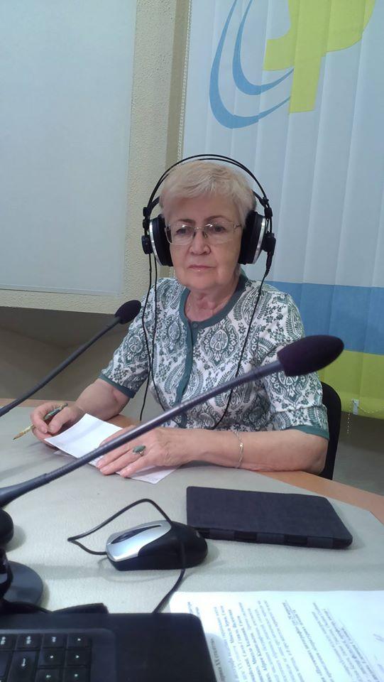 Автографи українських поетів ХХ століття як «упіймана» творчість. Що ховається в деталях?