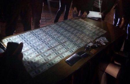 У Дніпрі суддя вимагав хабар у розмірі 10 тисяч доларів — фото