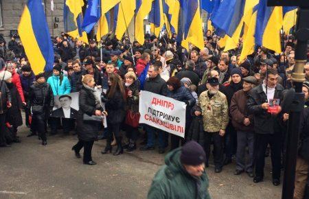 Саакашвілі під пам’ятником Чорноволу вимагав дострокових виборів