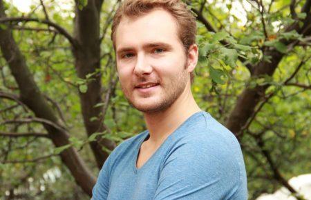 Переселенець з Донецька встановив на Подолі букомат