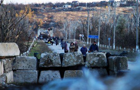 Чому в Станиці не розводять війська? — фото, відео
