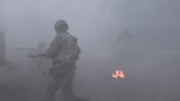 Димові шашки, потужні звуки справжнього бою - яскраве відео навчань бійців