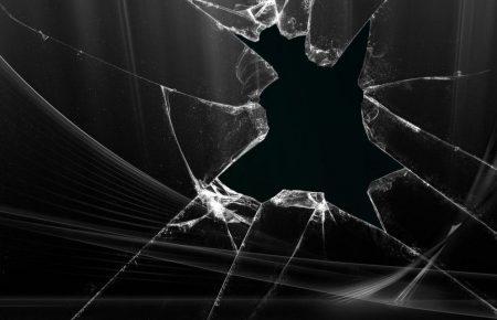 В Мелітополі на спортмайданчику школи стався вибух — поліція