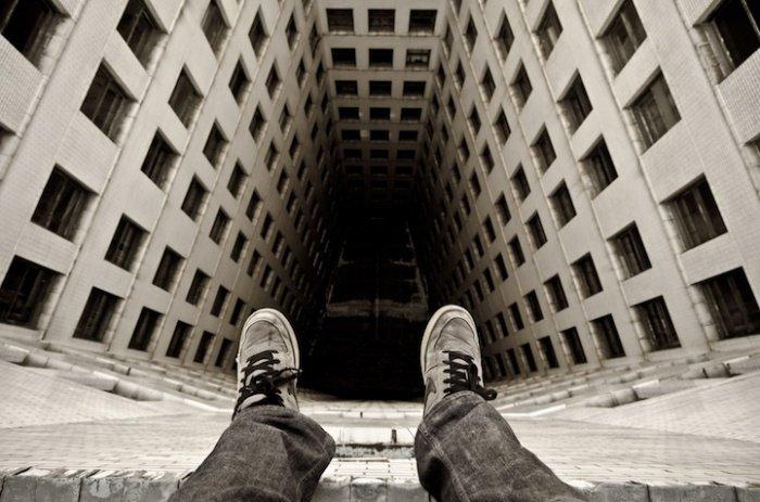 В Маріуполі дівчинка покінчила з життям, бо отримала таке завдання у соцмережі?