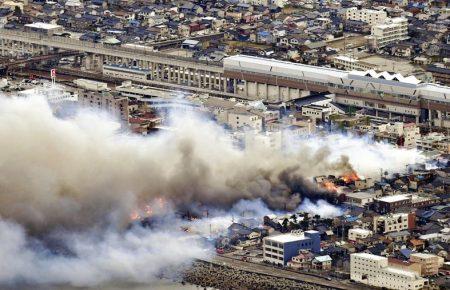 Масштабна пожежа в Японії: палають 140 будинків — відео