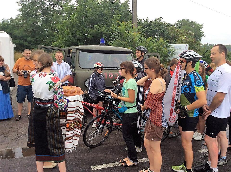 33 дні на велосипедах по Україні. Документальний фільм про незрячих «Я бачу»