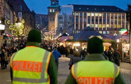 У Німеччині 12-річний хлопчик намагався підірвати бомбу на різдвяному ринку