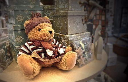 У Луцьку волонтери збирають допомогу для дітей загиблих атовців