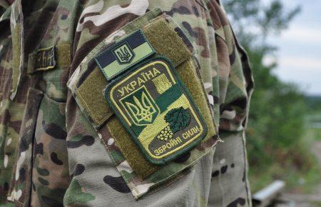 Український боєць показав як живуть у бліндажах на фронті(ВІДЕО)