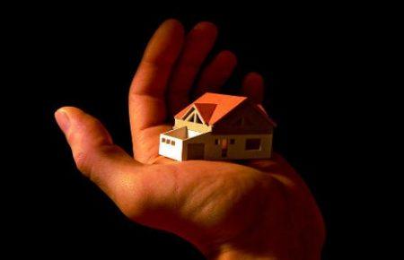 Хто з переселенців має право стати на квартирний облік?