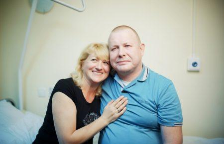 Порошенко присвоїв звільненому з полону Жемчугову звання Героя України — відео