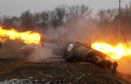 Авдіївку обстріляли з «градів» — горить газова труба