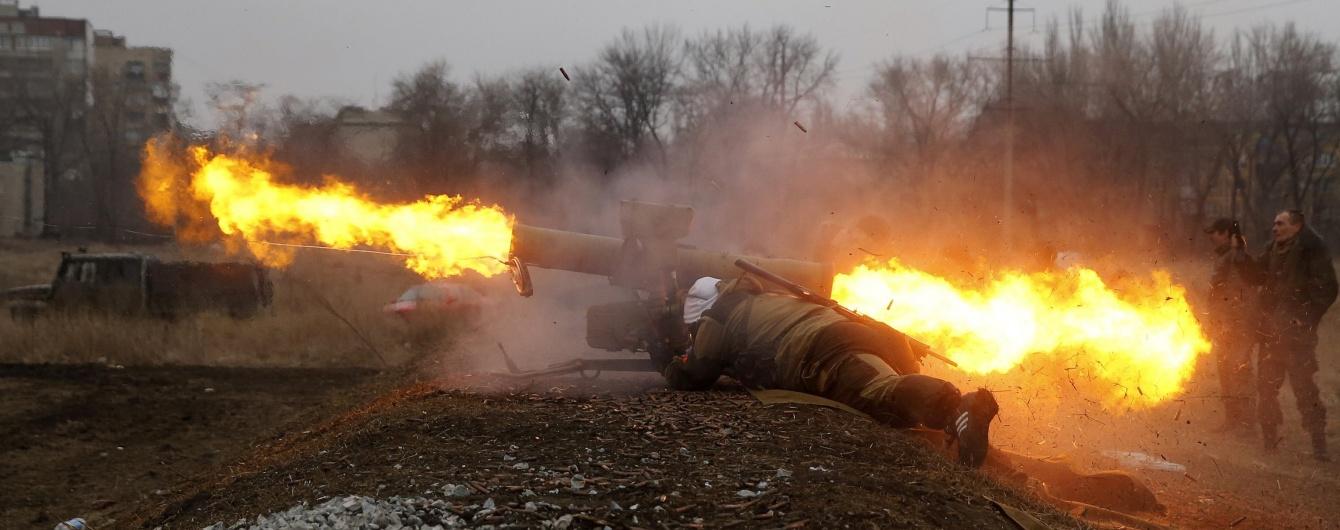 Авдіївку обстріляли з «градів» — горить газова труба