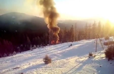 У Карпатах на Драгобраті згорів готель — відео
