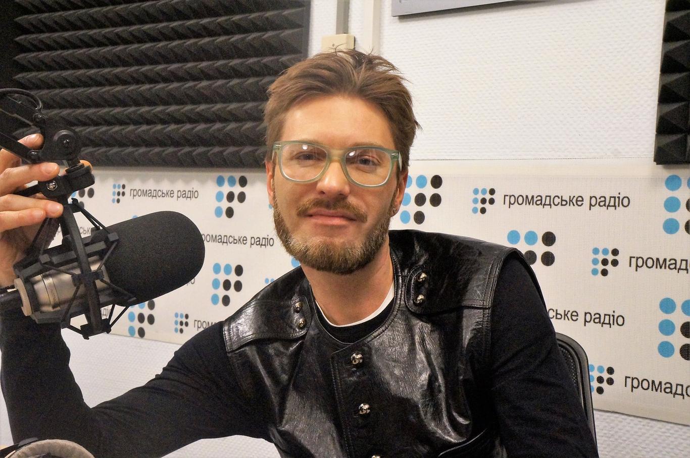 Певец EL Кравчук: хочу привлечь внимание к попаснянскому детдому для душевнобольных детей