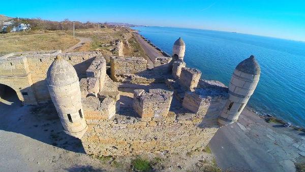 Фортеця Єні-Кале в Криму з висоти - захопливе відео