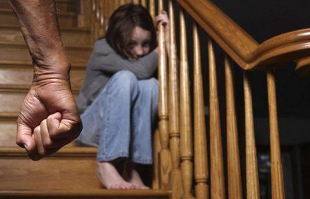 В Росії хочуть декриміналізувати побої близьких родичів