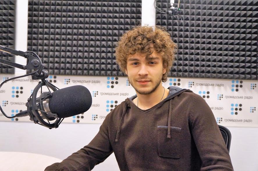 Певец из Донецка презентовал песню о ценности жизни «To Live», — видео