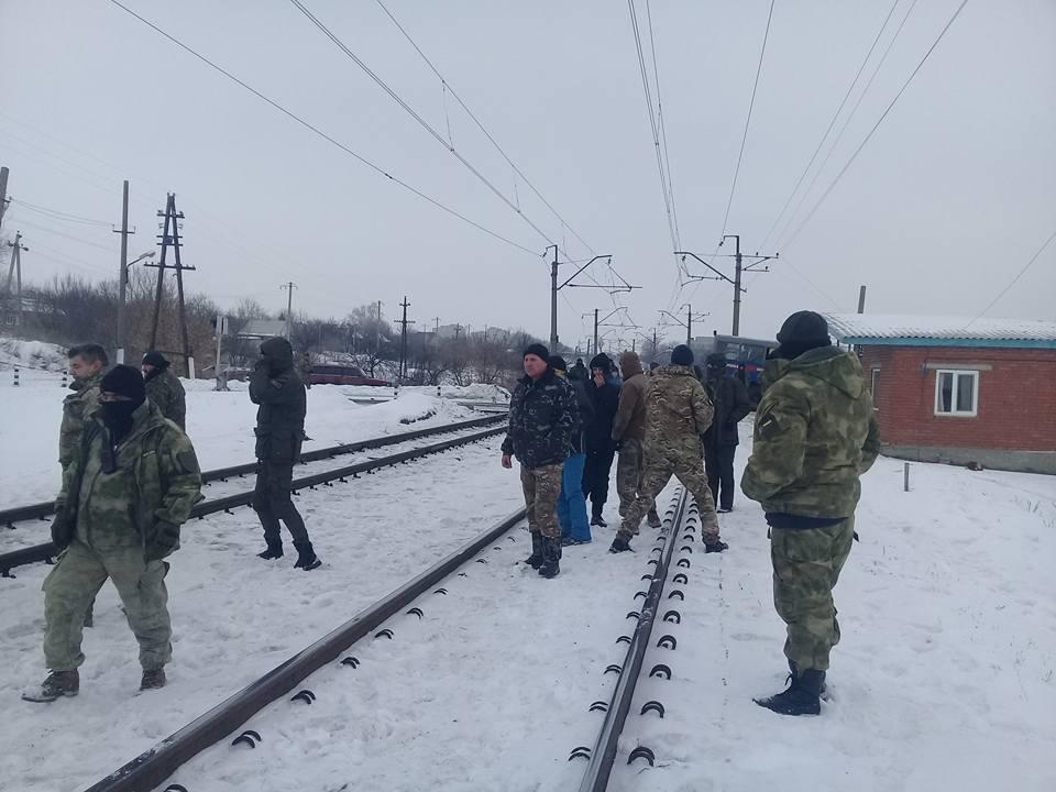 Євросоюз закликає припинити блокаду на Донбасі