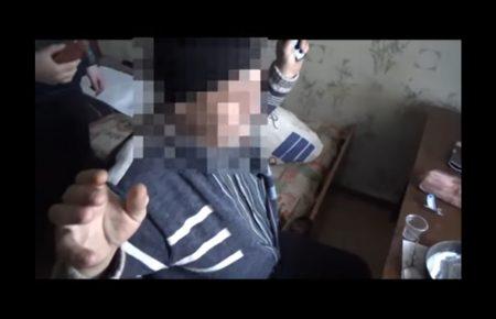 СБУ затримала бойовика, що катував українських полонених — відео