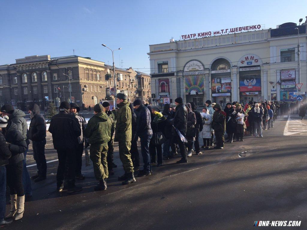 Бюджетників "ДНР" змушують йти на похорон бойовика "Гіві" - ЗМІ