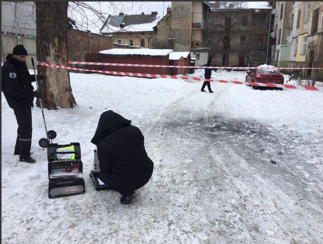Львів: у подвір'я багатоповерхівки кинули гранату
