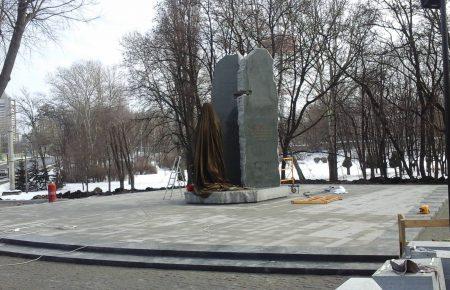 Пам’ятник Олені Телізі відкриють у Бабиному Яру наступного тижня