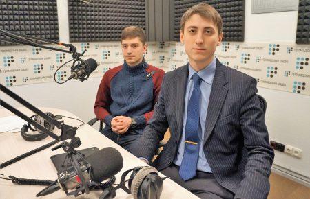 Калькулятор, пейджер та бінокль: що можна вивозити з Криму