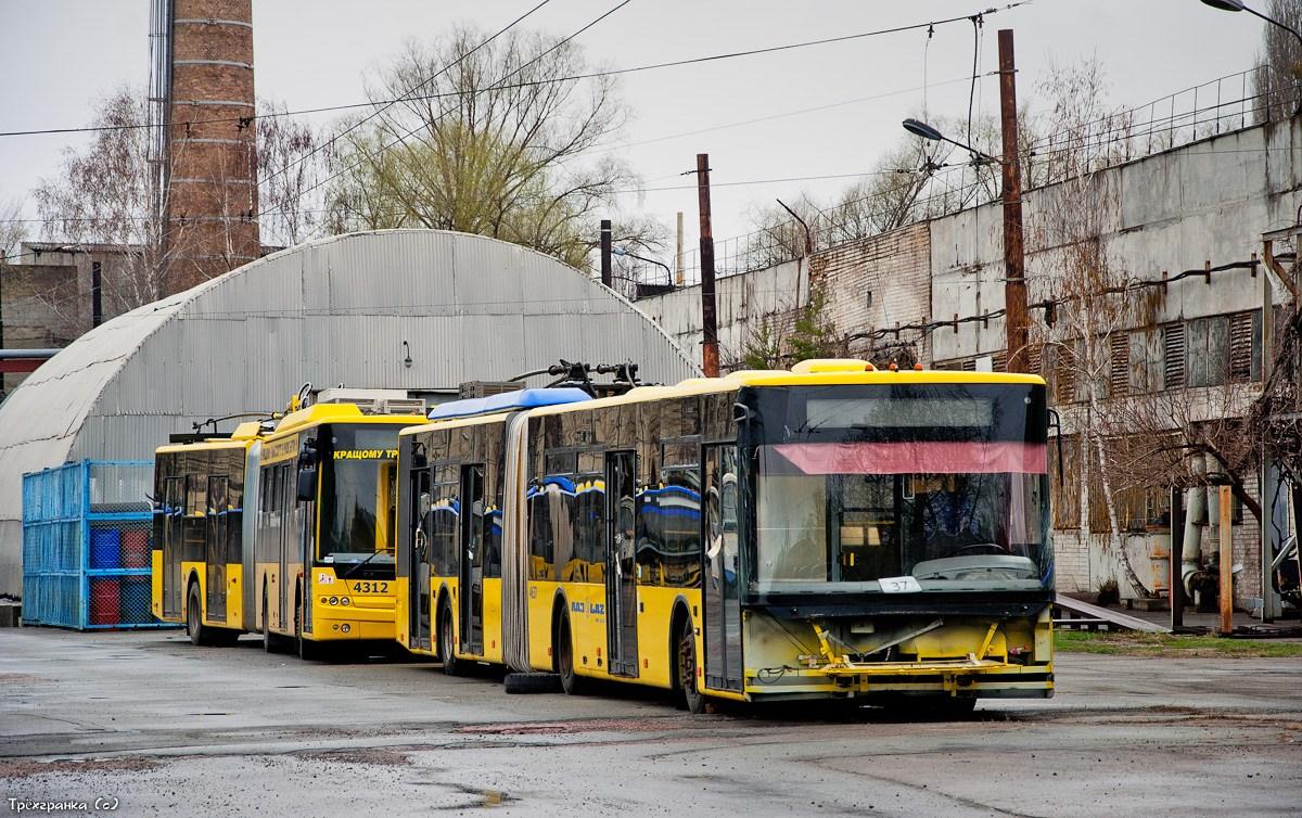 У Британcькому парламенті стурбовані ситуацією в Куренівському тролейбусному депо