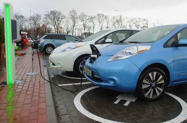 4% від нових реєстрацій авто в Україні за 2016 рік - це електромобілі