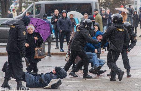 У Мінську під час протестів затримали не двох, а трьох громадян України