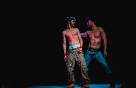 Вистава "Том на фермі": новий формат відповіді на проблеми ЛГБТ в Україні