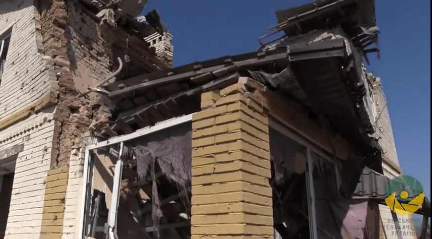 Як бойовики обстріляли Старогнатівку (ВІДЕО)