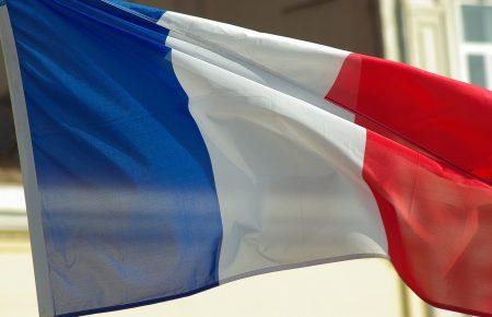 Для Макрона найбільшою загрозою є ті французи, які не підуть на вибори, — журналістка