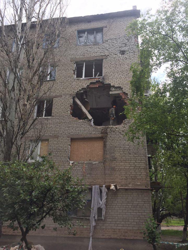 В поліції показали наслідки нічних обстрілів Авдіївки (ФОТО)