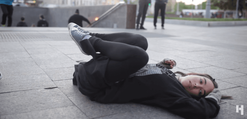 На місці затримання хлопчика, який читав Шекспіра, влаштували перформанс (ВІДЕО)