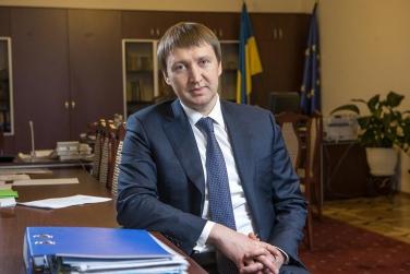 Без пояснення причин. Кутовий подав у відставку з поста міністра