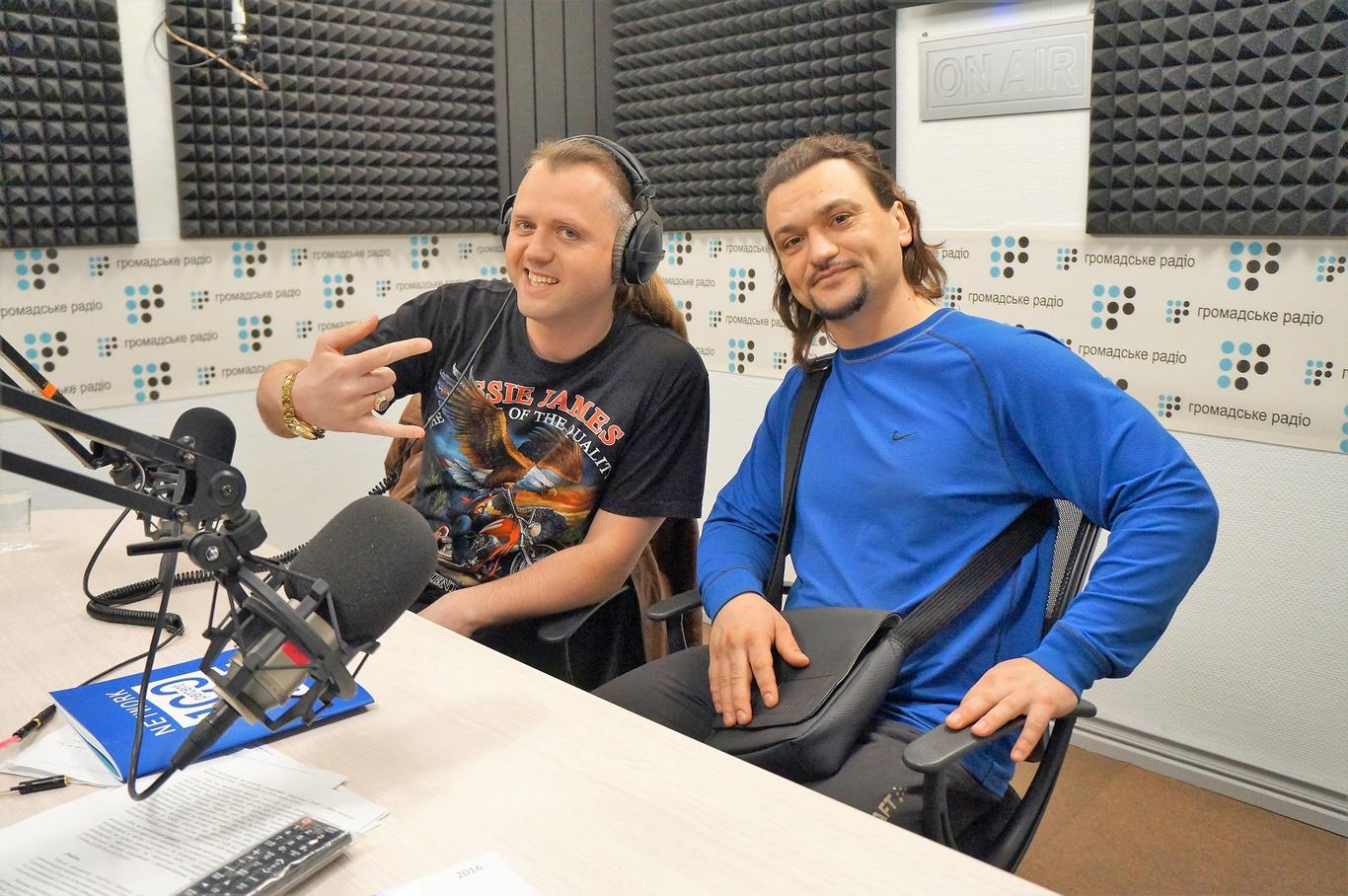 Прохожие — наши благодарные слушатели, — группа «Артиш»