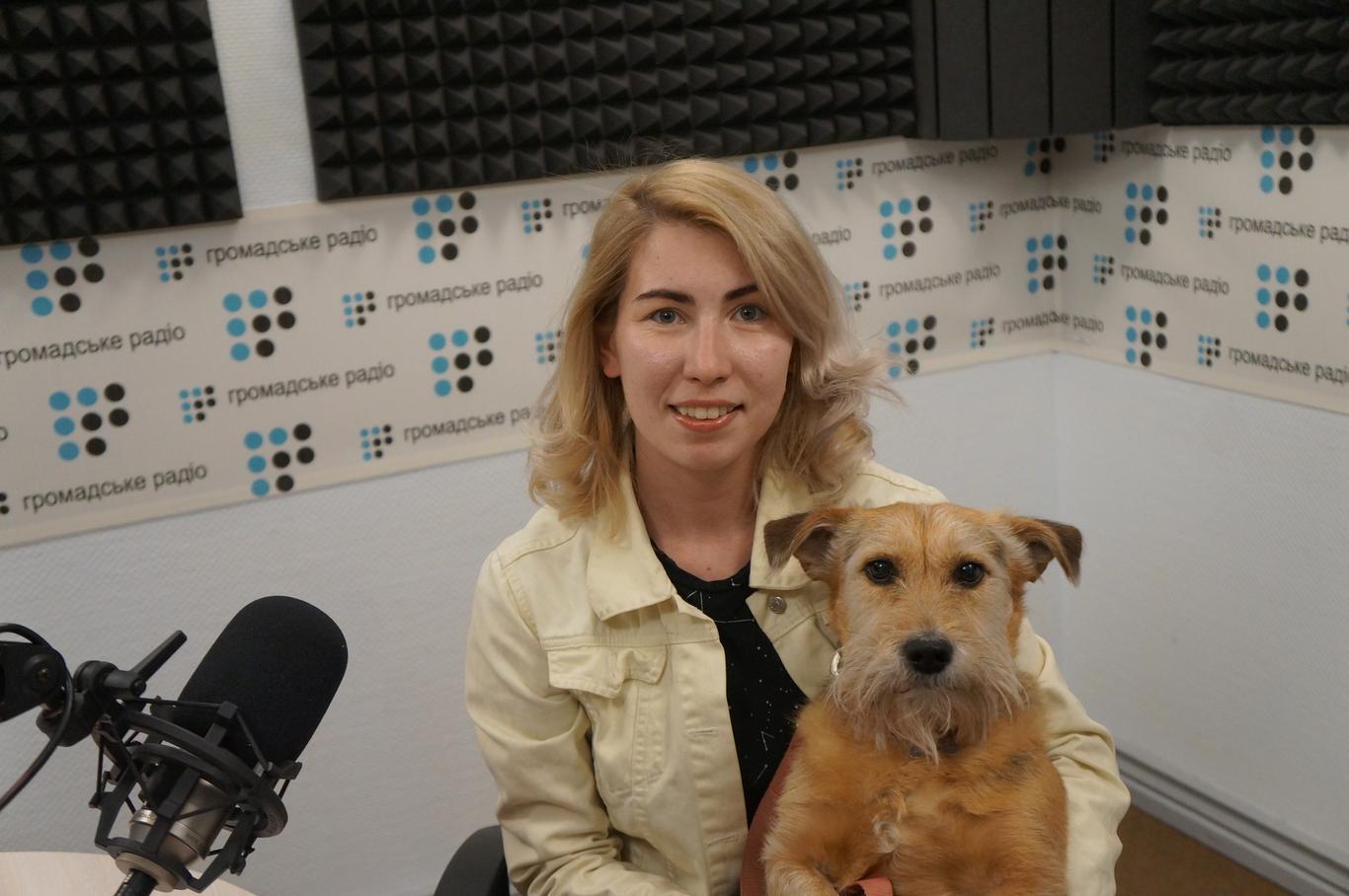 Люди-мости: у Києві відкрилася фотовиставка, присвячена волонтеркам