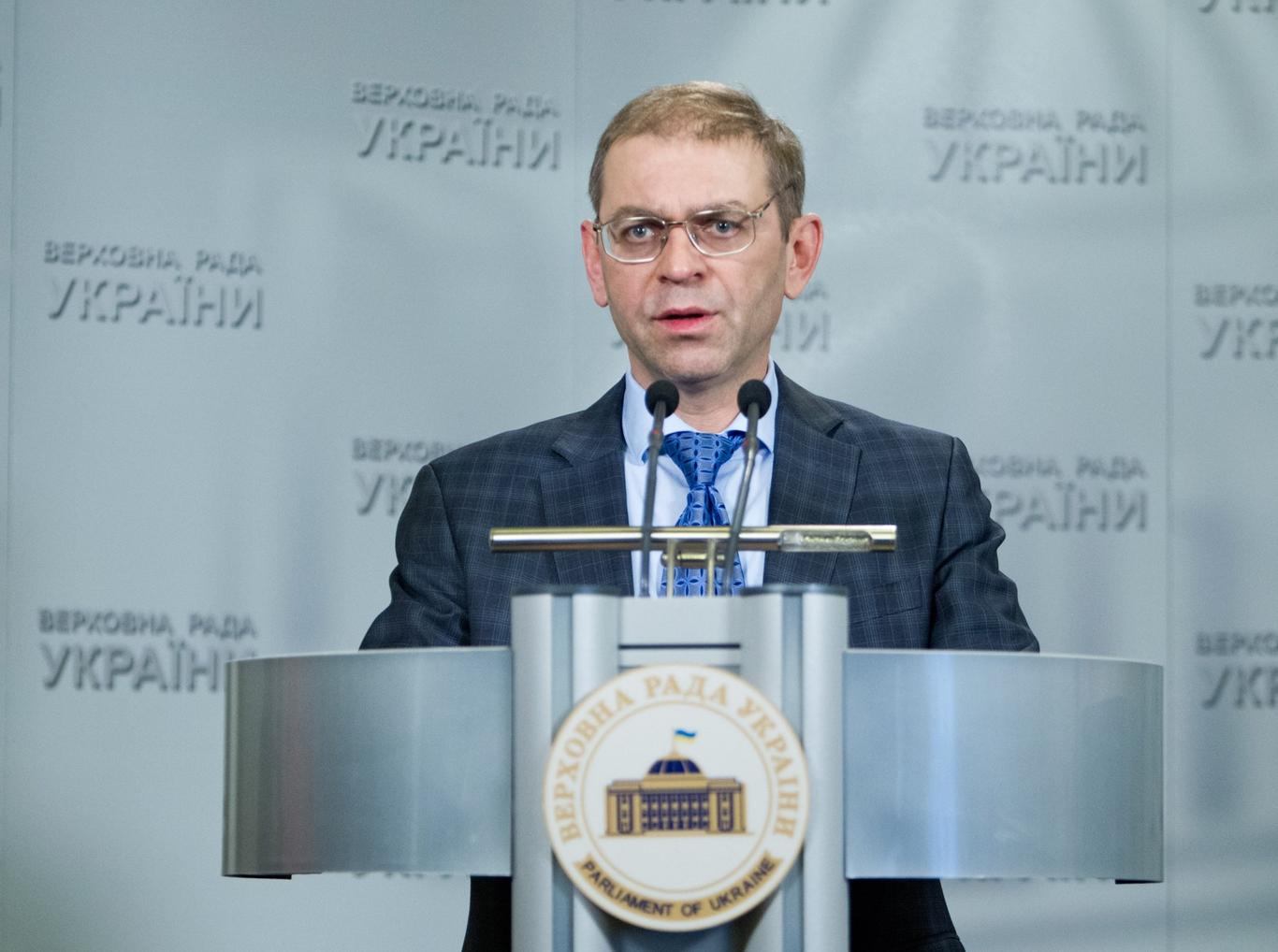 Сергій Пашинський готує законопроект про легалізацію короткоствольної зброї
