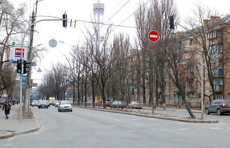 У Києві на Сирці частково перекрито рух від вулиці Щусєва до вулиці Котовського