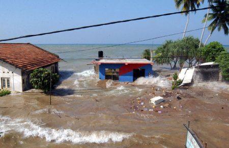 Цунамі у Гренландії: величезні хвилі змили будинки
