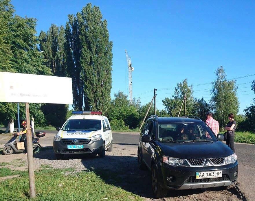 Людина, яка нібито стріляла у волонтера на трасі поблизу Глевахи, не має відношення до СБУ