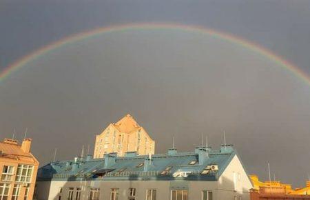 Подвійна веселка в столиці: кияни публікують фото в соцмережах