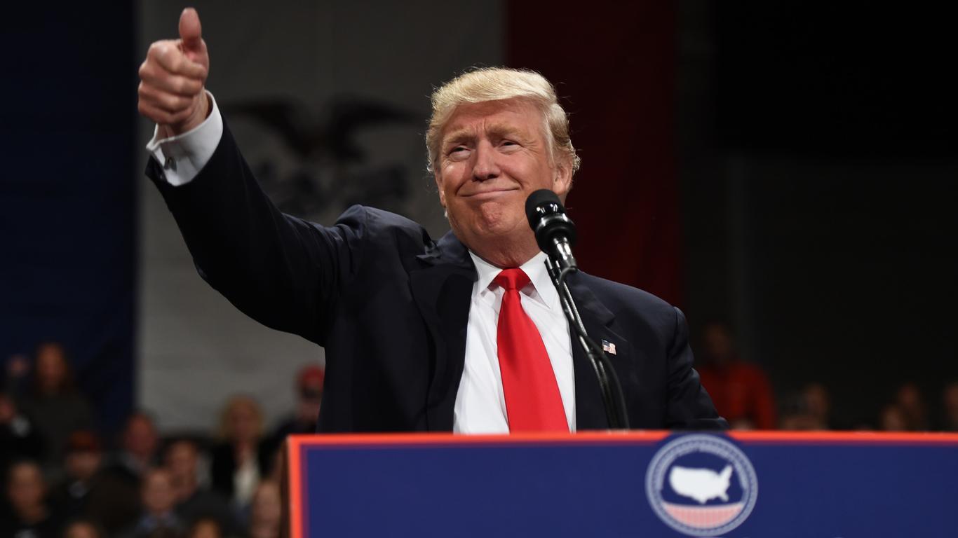 Трамп призвал Россию прекратить дестабилизировать ситуацию в Украине