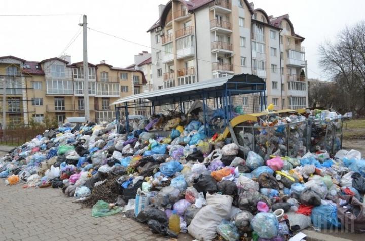 Львів хоче у примусовому порядку відкрити полігони України для свого сміття